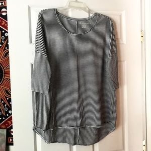 American Eagle Black & White Striped Jegging Tee